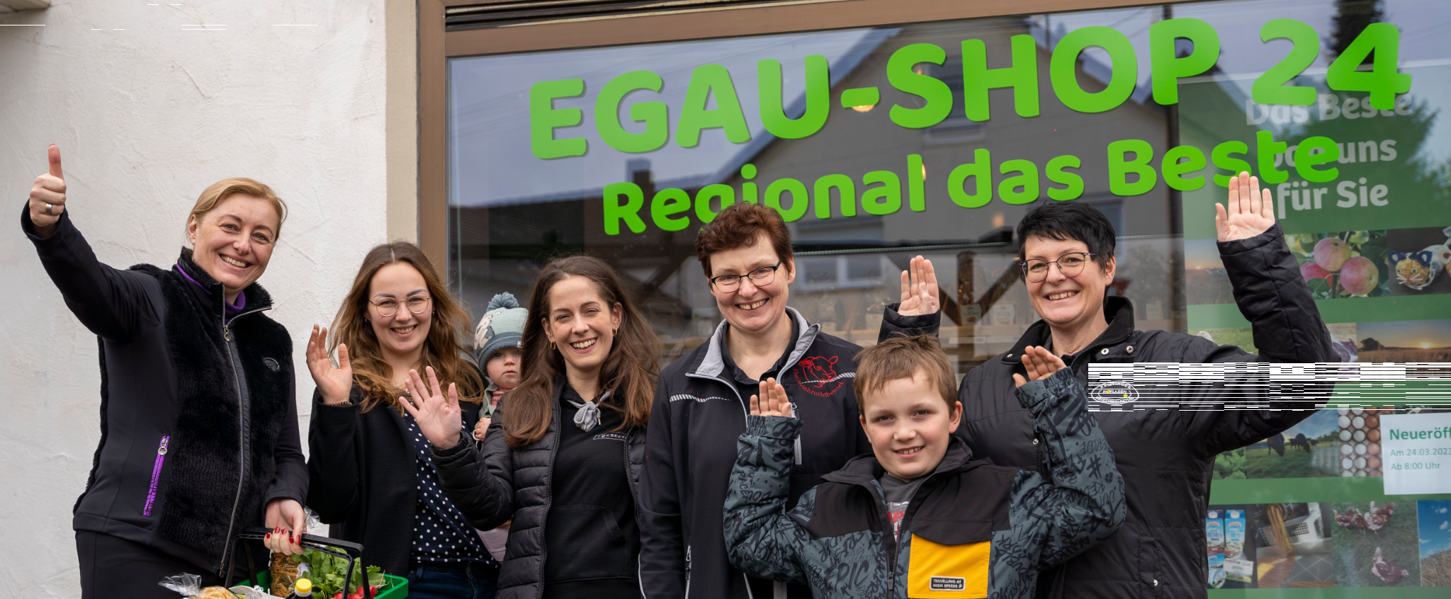 Gruppenfoto bei der Eröffnung des digitalen „Egau Shop 24“ in Wittislingen